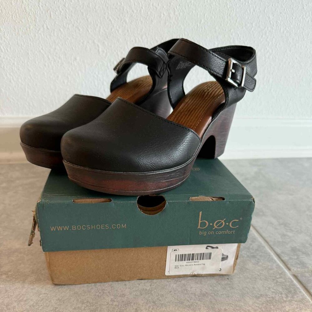 b.ø.c Black Leather Buckle Clogs – Women’s – Size 8 – New in Box
